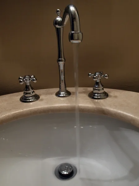 Badezimmer Wasserhahn und Waschbecken 2 — Stockfoto