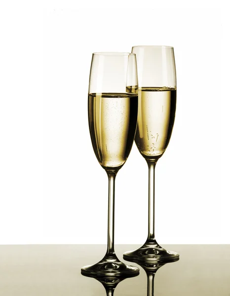 Шампанське в двох келихах — стокове фото