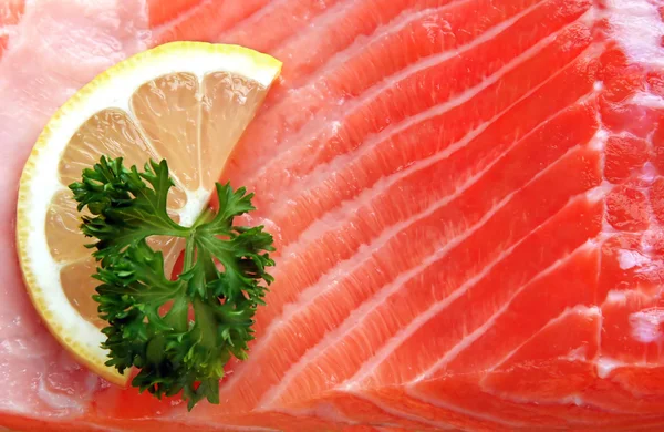 Filé de salmão cru em detalhe — Fotografia de Stock
