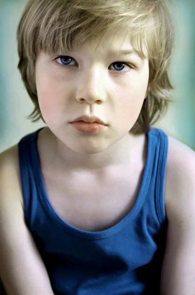 Portrét chlapce, smutný — Stock fotografie