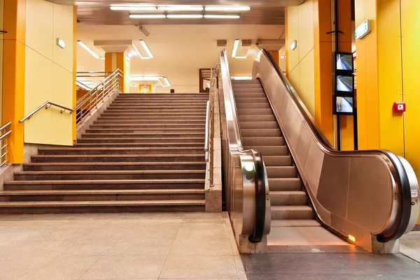 Tunnelbanan - trappa — Stockfoto