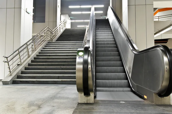 Метро - Лестница — стоковое фото