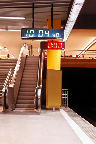Metro - schody — Zdjęcie stockowe