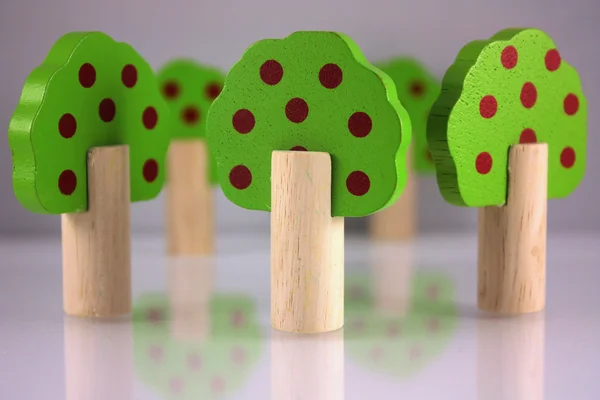 Dřevěná hračka stromy — Stock fotografie