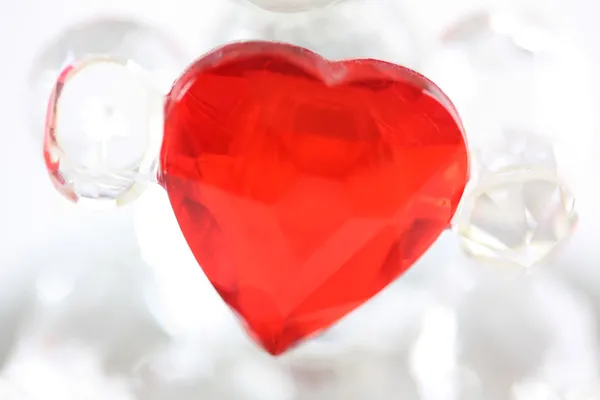 红色玻璃爱情心 — 图库照片