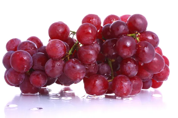 Bunch of wet red grapes — Stock Photo, Image