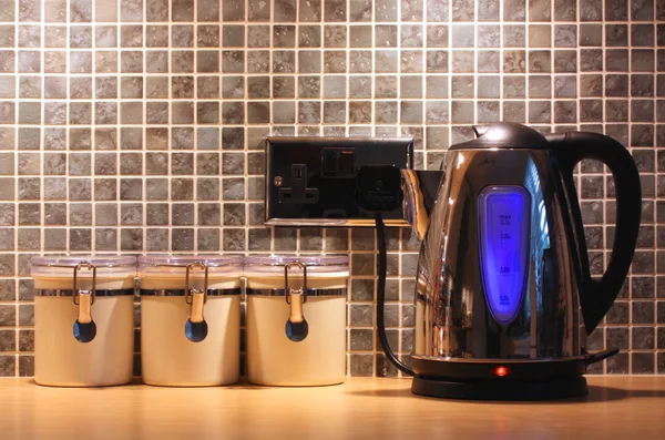 キッチン ワークトップや湯沸かし器 — ストック写真