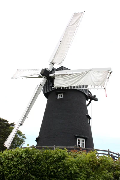Větrný mlýn v Británii — Stock fotografie