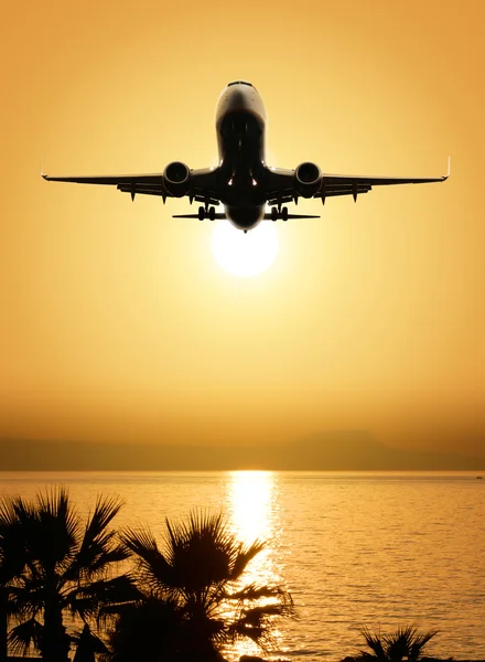 Bela vista mar e avião — Fotografia de Stock