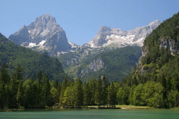 View of the mountains from the lake — Stock Photo, Image