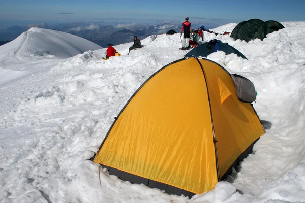 Camp in high mountains. Mt. Blanc — Stock Photo, Image