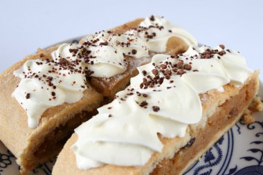 elma ile krem - portre rulo