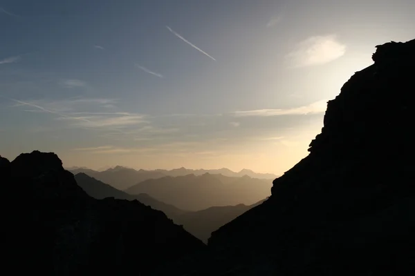 山の日の出背景 — ストック写真