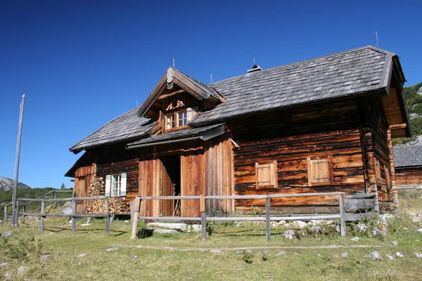 Дерев'яний будинок — стокове фото