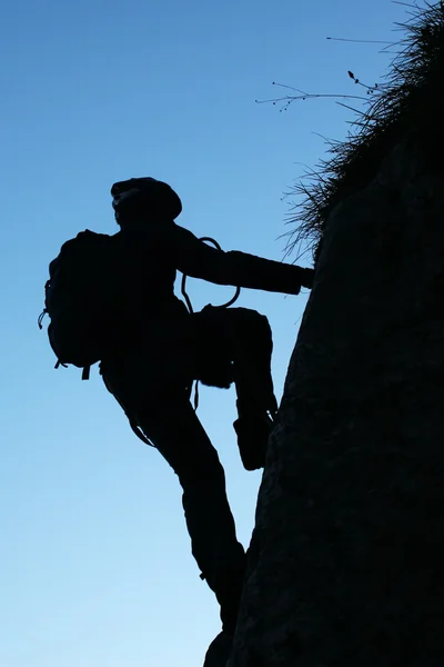 Silhueta de um alpinista — Fotografia de Stock