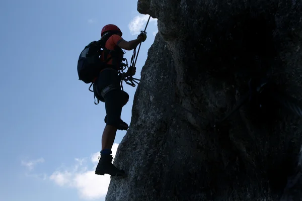 極端なスポーツ - 登山者のシルエット — ストック写真