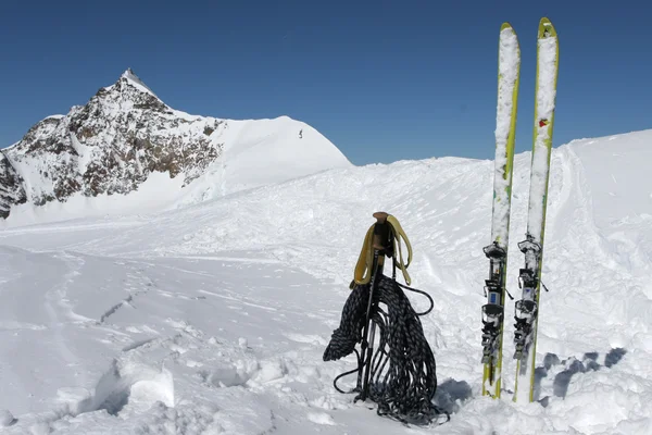 高山旅游的滑雪 — 图库照片