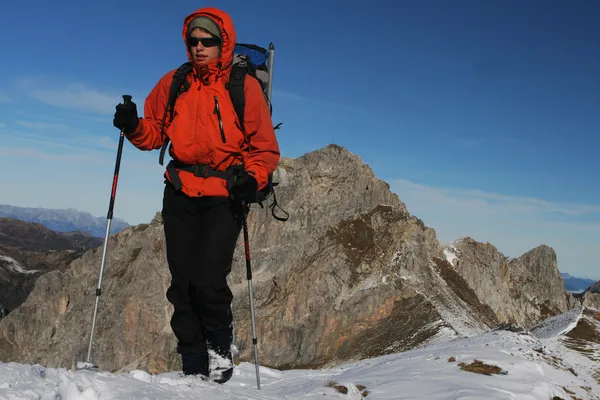 冬の山トレッキング — ストック写真