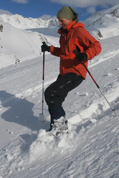Winter fun - snowshoe descent — Stock Photo, Image