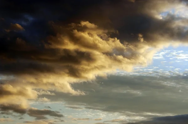 Chmury o zachodzie słońca — Zdjęcie stockowe
