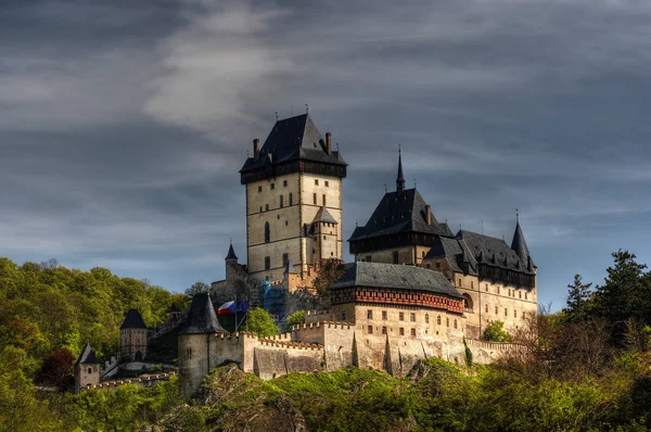 Karlstejn - gran castillo gótico —  Fotos de Stock