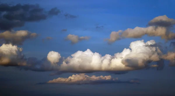 Cumulus - pływające chmury — Zdjęcie stockowe