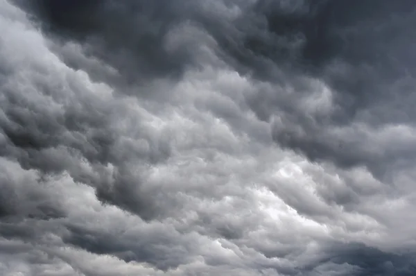 Дождевые облака — стоковое фото