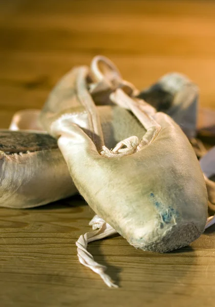 Sapatos de ballet velhos — Fotografia de Stock