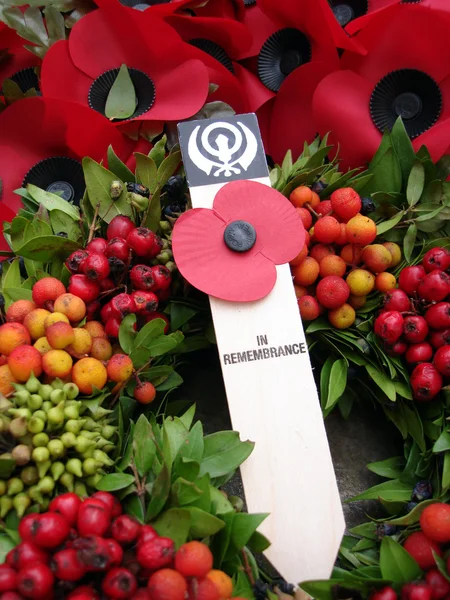 Poppy cross and wreath — Stock Photo, Image