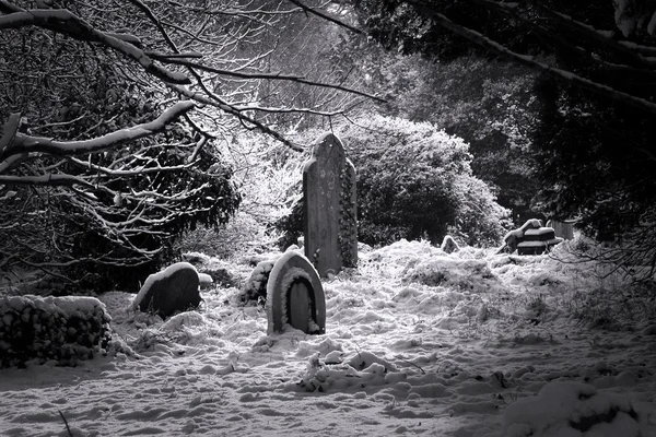 Надгробки — стокове фото