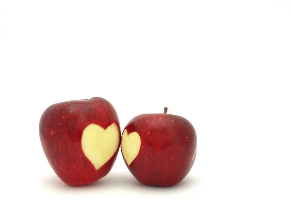 Äpfel mit Herzen — Stockfoto