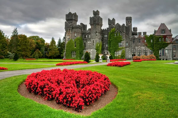 Ashford castle and gardens — Stock Photo, Image