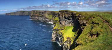 moher - panoramik olan kayalıklarla