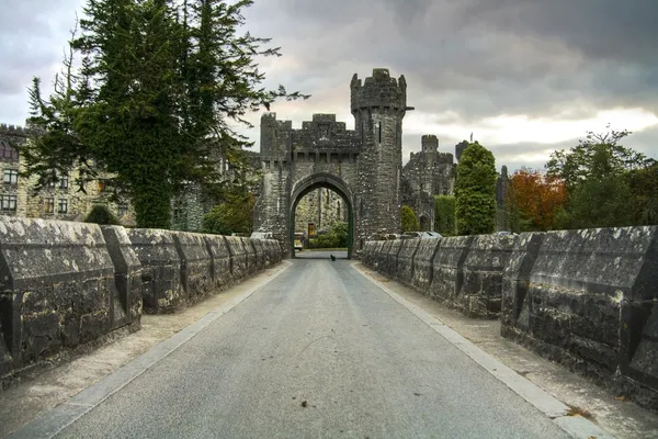 Welcome to Ashford castle — Stock Photo, Image