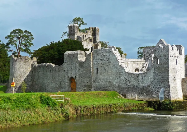 Ruïnes van kasteel in adare — Stockfoto