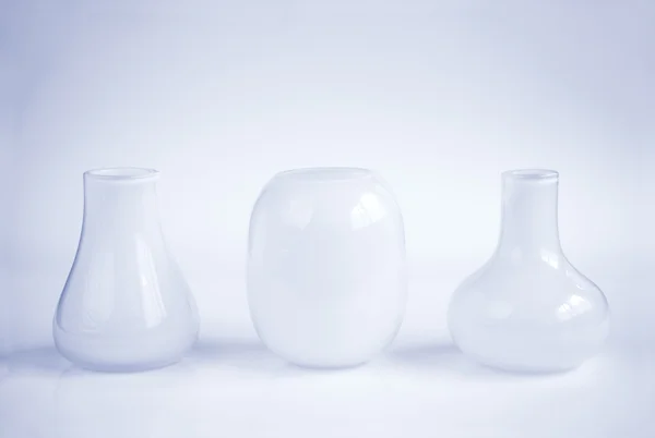 行の 3 つの花瓶 — ストック写真