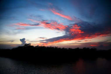 Meksika yanan gökyüzü