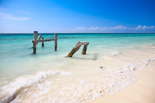Praia no mar das Caraíbas — Fotografia de Stock