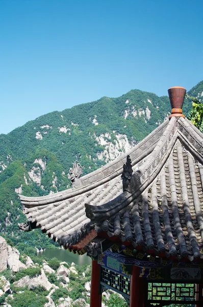 Пагода в горах Цзихуа — стоковое фото