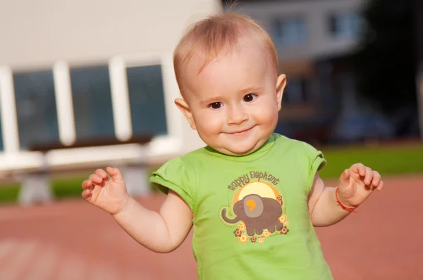 Sorrindo bebê menina — Fotografia de Stock