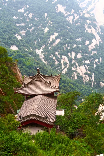 A hegyi huashan kő pagoda — Stock Fotó