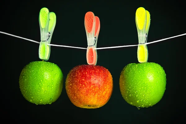 Tre mele di fila — Foto Stock