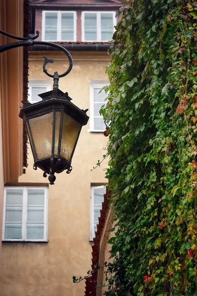 Уличная лампа - винтаж — стоковое фото
