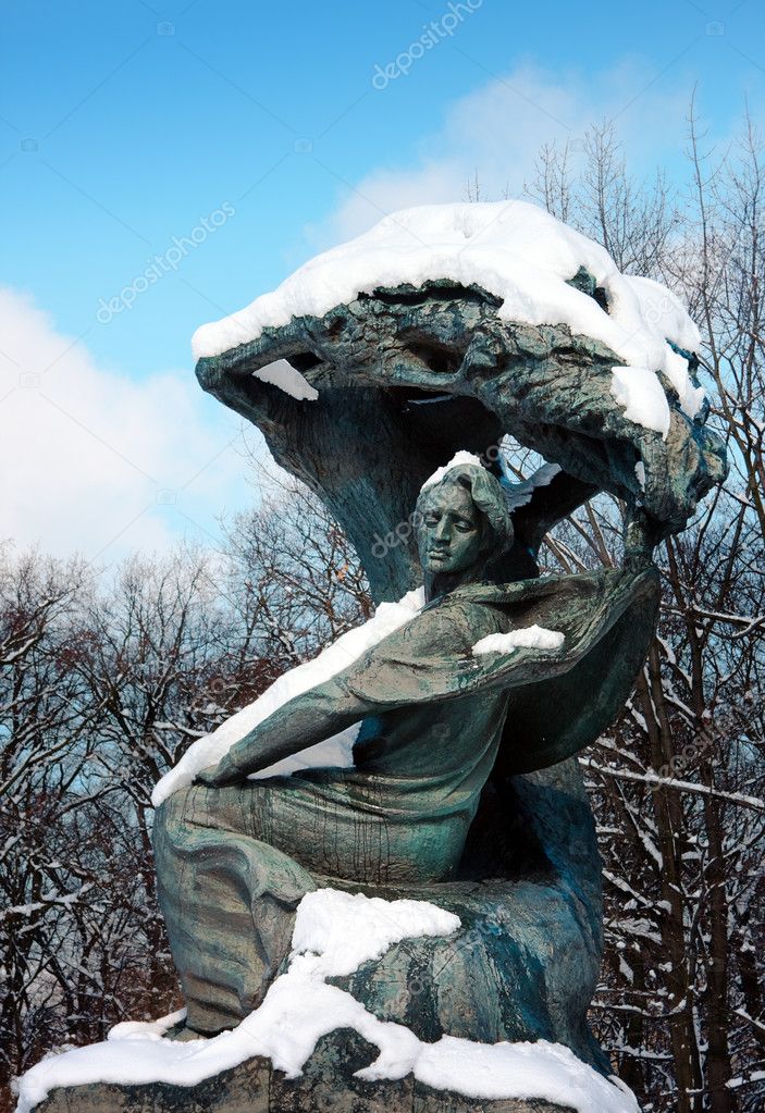 Frederic Chopin statue