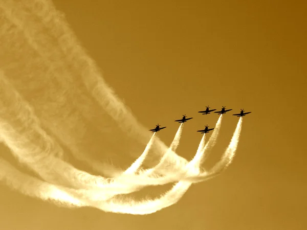 Flying in formations — Stock Photo, Image
