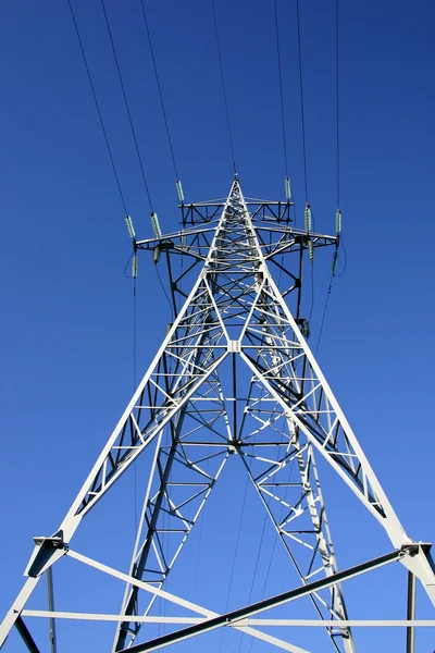 Líneas eléctricas de alto voltaje — Foto de Stock