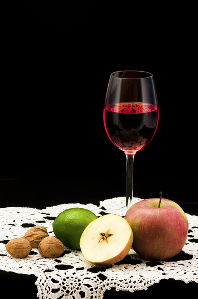 Vörös bor, gyümölcs — Stock Fotó