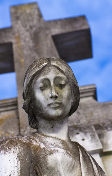 Statua di un volto femminile — Foto Stock