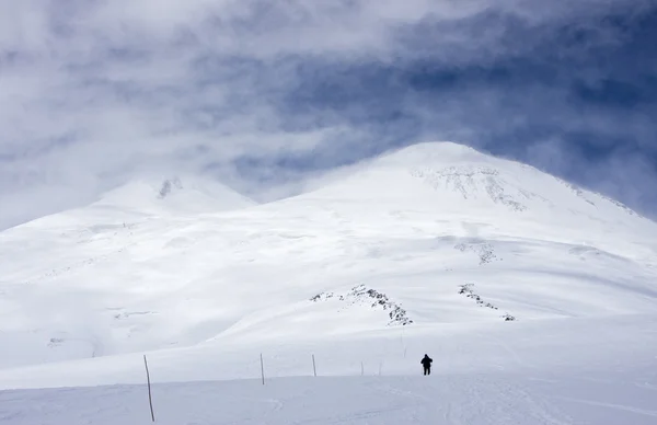 코 카 서 스 산맥입니다. elbrus — 스톡 사진