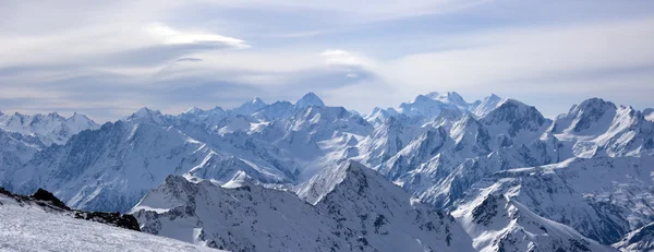Panoramautsikt över stora Kaukasus Stockbild